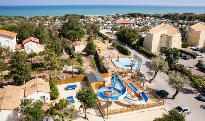 Vue aérienne du parc aquatique