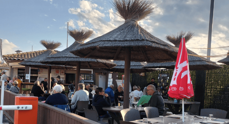 restaurant terrasse extérieure camping Dunes et Soleil